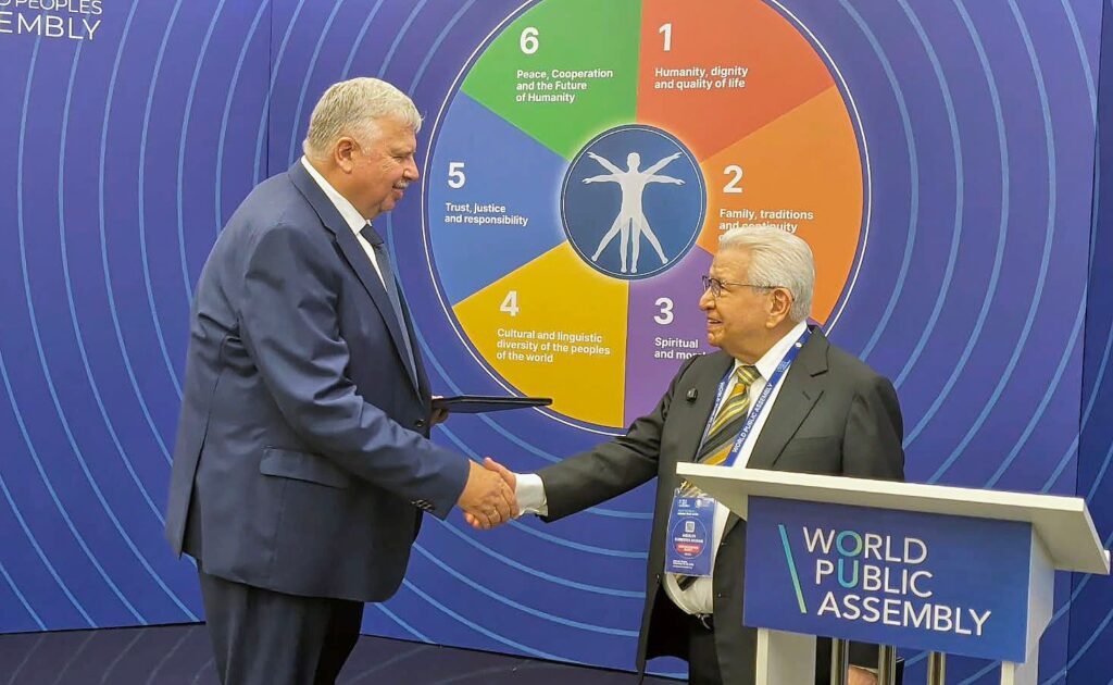 Los pueblos del mundo deben tomar el poder y crear una sociedad mejor: Aquiles Córdova, en la Asamblea Pública Mundial, en Rusia