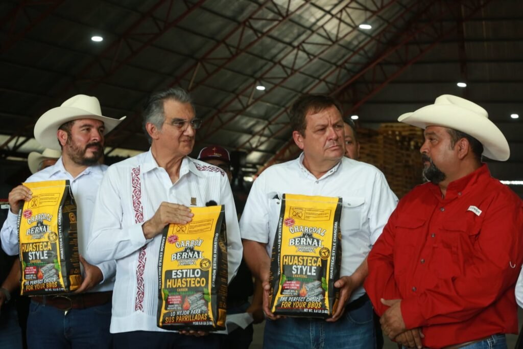 Da Américo banderazo a primer embarque de carbón tamaulipeco a Estados Unidos