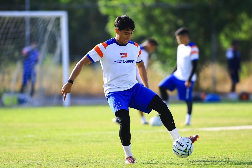 PARA SER LÍDERES TENEMOS QUE SEGUIR MEJORANDO: ‘MÍSTICO’ PEREYRA