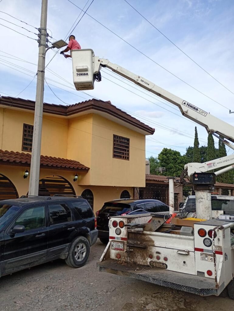 Atendió Servicios Públicos de Reynosa alumbrado en la colonia Francisco Sarabia