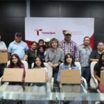 Entregó SEBIEN computadoras a estudiantes