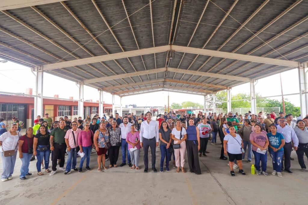 Apoya Alcalde Carlos Peña Ortiz a usuarios de Jarachina Sur con el programa de bienestar social Subsidio del Agua