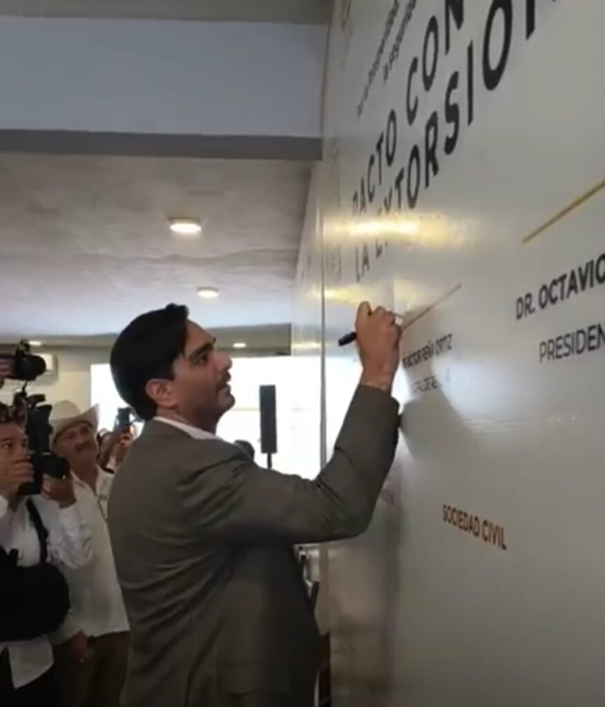 Firmó Alcalde Pacto contra la Extorsión