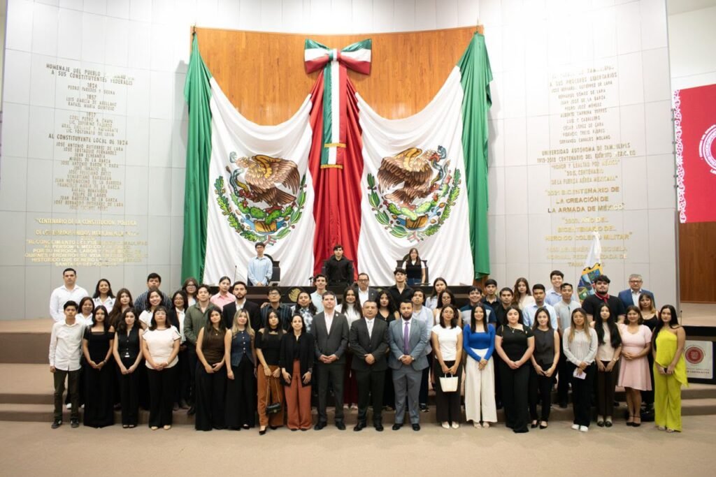 Promueve Congreso el conocimiento del proceso legislativo entre universitarios