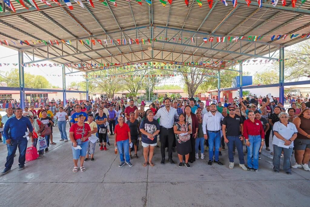 Lleva Alcalde de Reynosa beneficios de los programas de bienestar social a las colonias