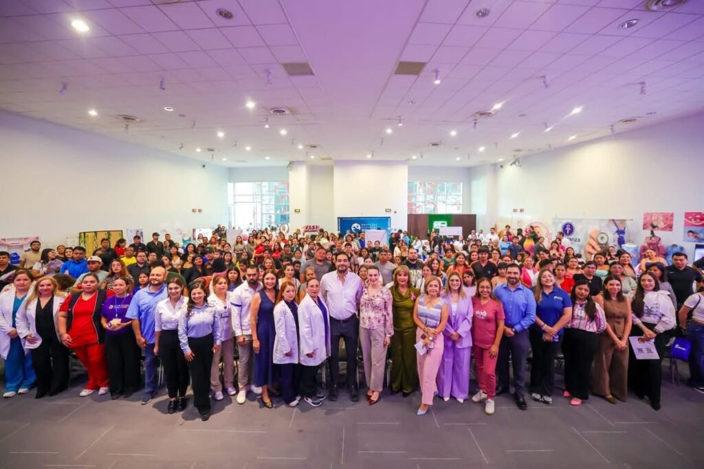 Inauguraron Carlos Peña Ortiz y Alejandra Yelitza Garza la Feria de la Maternidad 2026