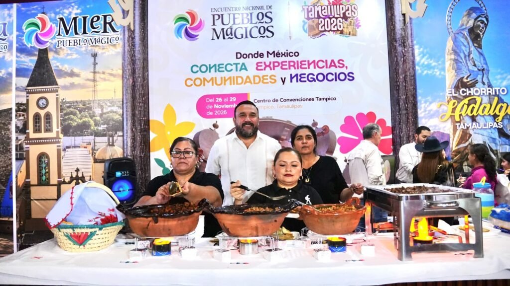 Convivencia familiar, recreación y gastronomía en stand de Turismo