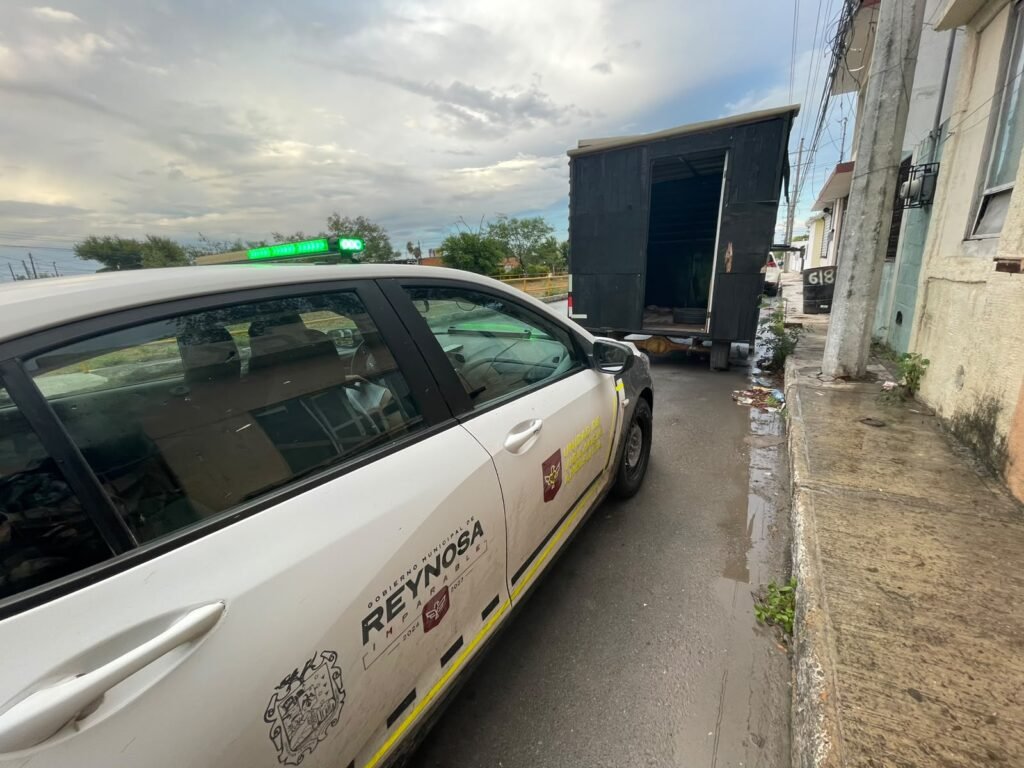 Gobierno de Reynosa atiende reporte por puesto ambulante en desuso en Narciso Mendoza