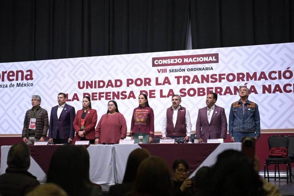 Américo Villarreal integra la mesa de honor en la VIII Sesión Ordinaria del Consejo Nacional de Morena