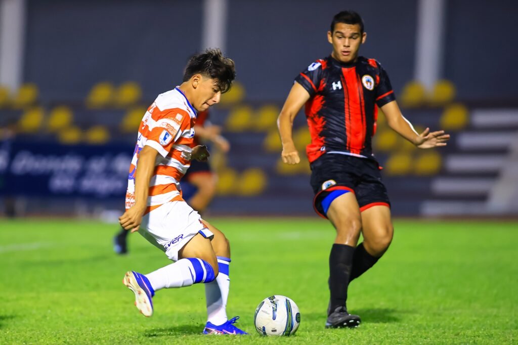 CONVOCARON A DAVID PAZ Y MANUEL GARZA DE CORRECAMINOS A SELECCIÓN PREMIER