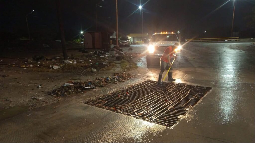 Exhorta el Gobierno de Reynosa a evitar tirar basura en la calle para prevenir inundaciones