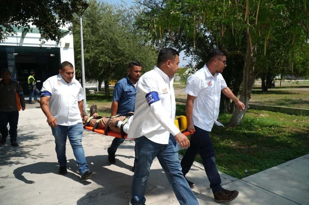 Realiza Facultad de Enfermería Victoria ejercicio de evacuación en simulacro de incendio