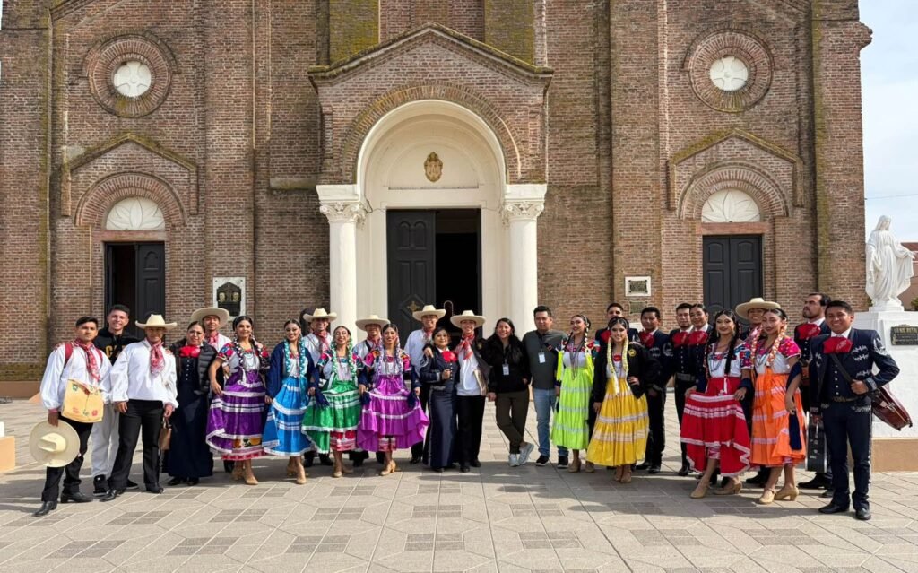 Grupos Culturales Nacionales de Antorcha culminan exitosa gira por Argentina
