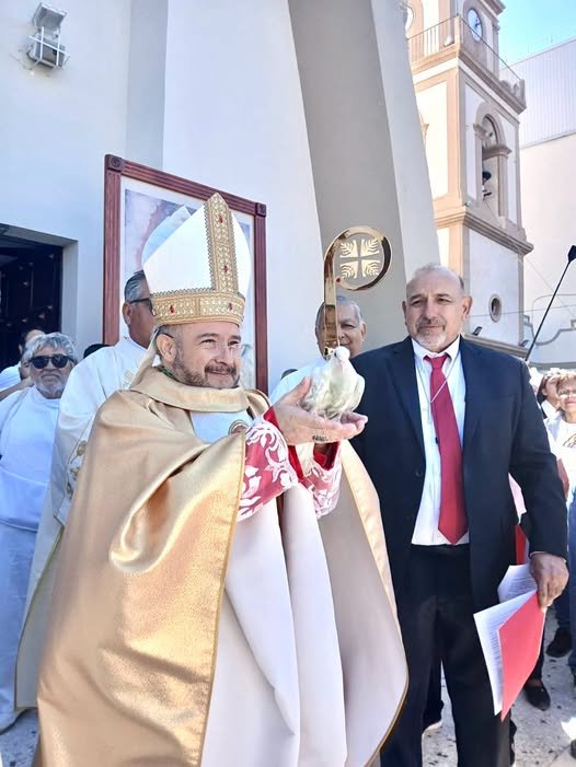 Soltó obispo paloma de la paz